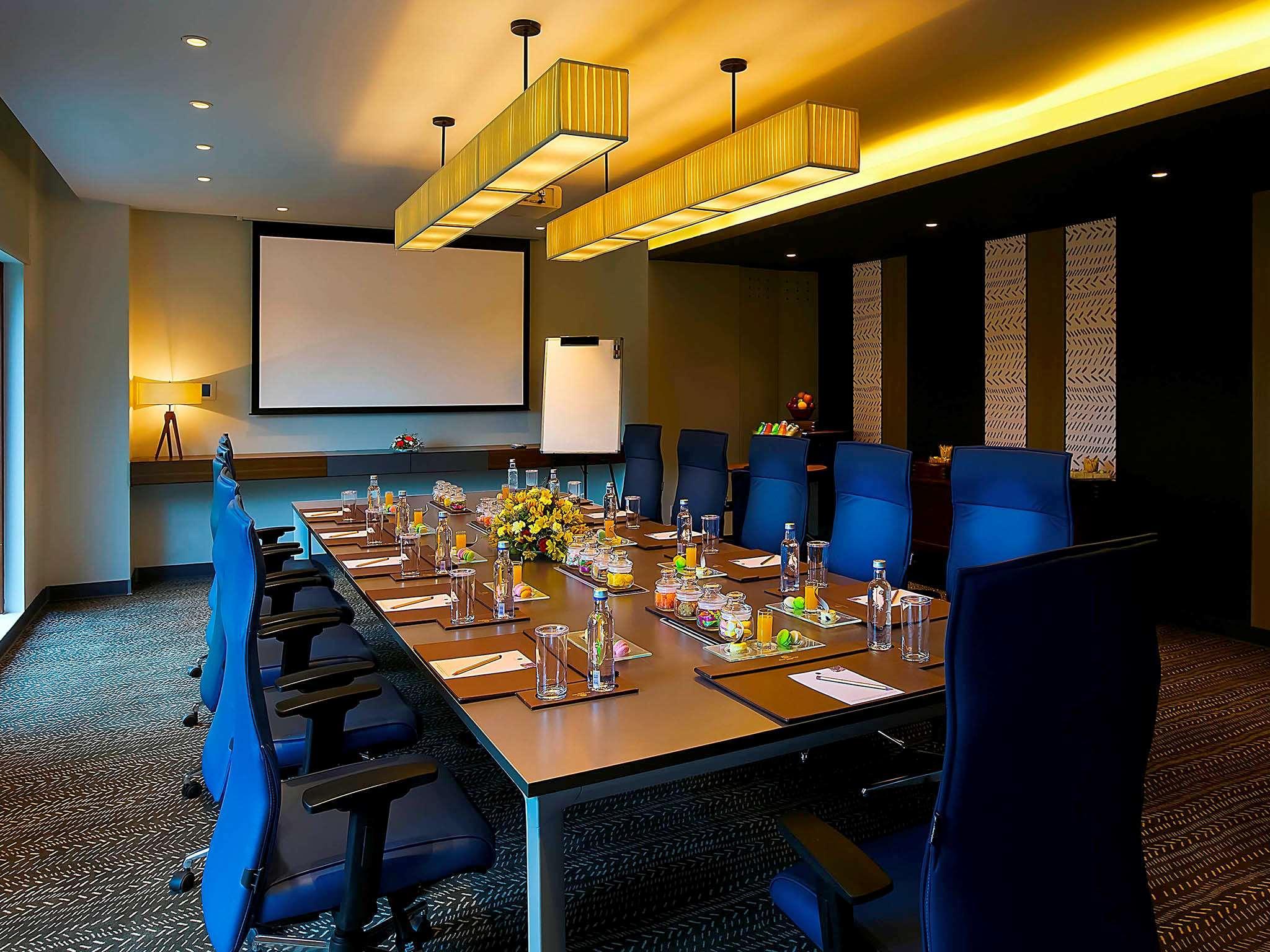 Grand Mercure Mysore - An Accor Brand Екстериор снимка Meeting room at the Westin Mumbai