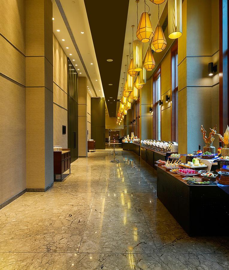 Grand Mercure Mysore - An Accor Brand Екстериор снимка The buffet at the hotel