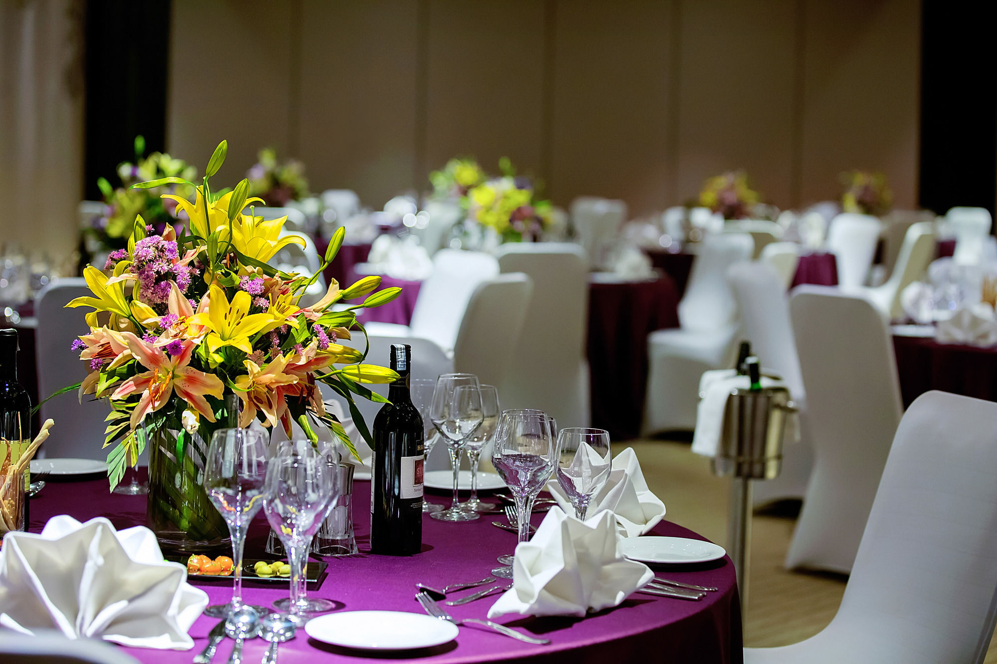 Grand Mercure Mysore - An Accor Brand Екстериор снимка A table set for a formal dinner